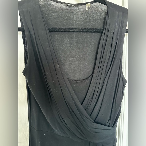 TAHARI THE LITTLE BLACK SLEEVELESS V-NECK DRESS SIZE XS - Picture 5 of 10